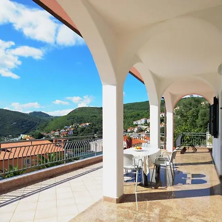 Near Sea Apartment Rabac