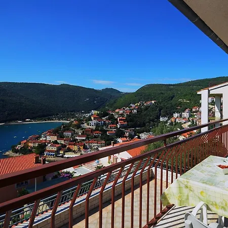 Apartment Near Sea *